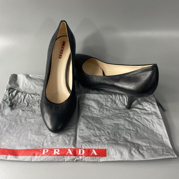 Prada Black Soft Leather Pumps, Size 38 1/2 - Picture 1 of 12